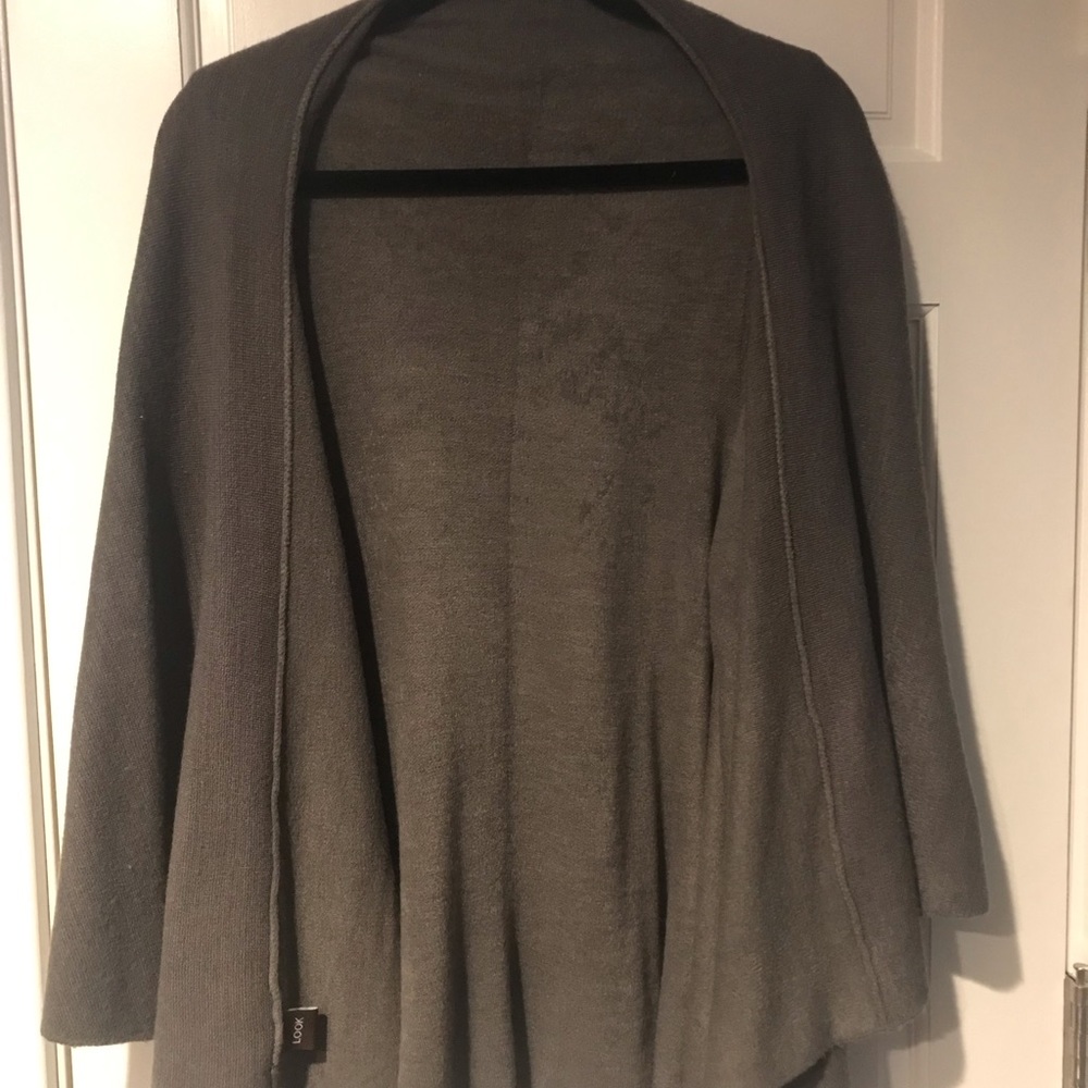 Women’s gray shawl size S
